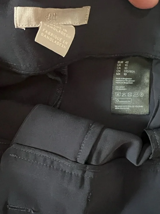 H&M Navy Tailored Shorts High Waist Pleated Chic Minimal Preppy Resort Size 10 - Picture 7 of 11